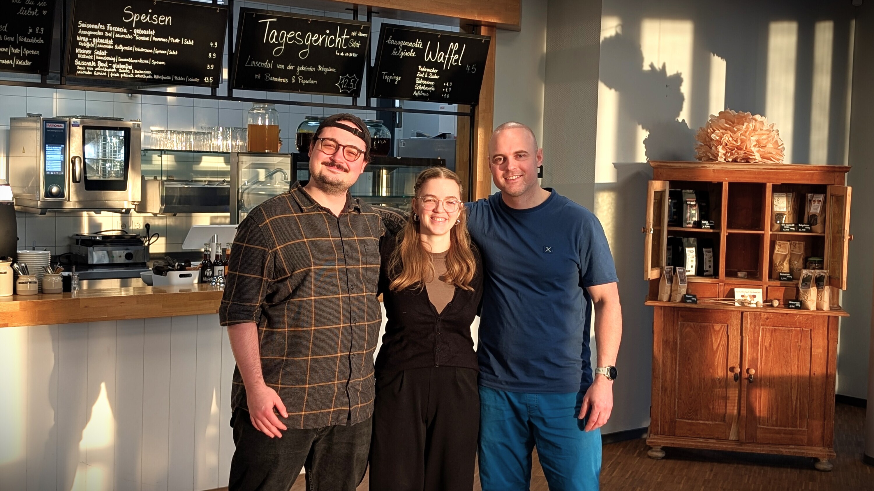 Anton, Tjorven und Roman - die neuen Bistro-P&auml;chter in der KLIMA ARENA